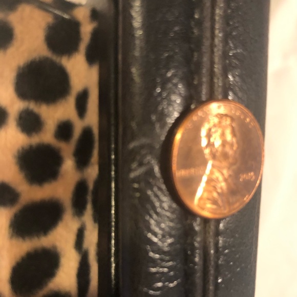 NECESSARY OBJECTS Faux leopard Fur Satchel. - Picture 16 of 16